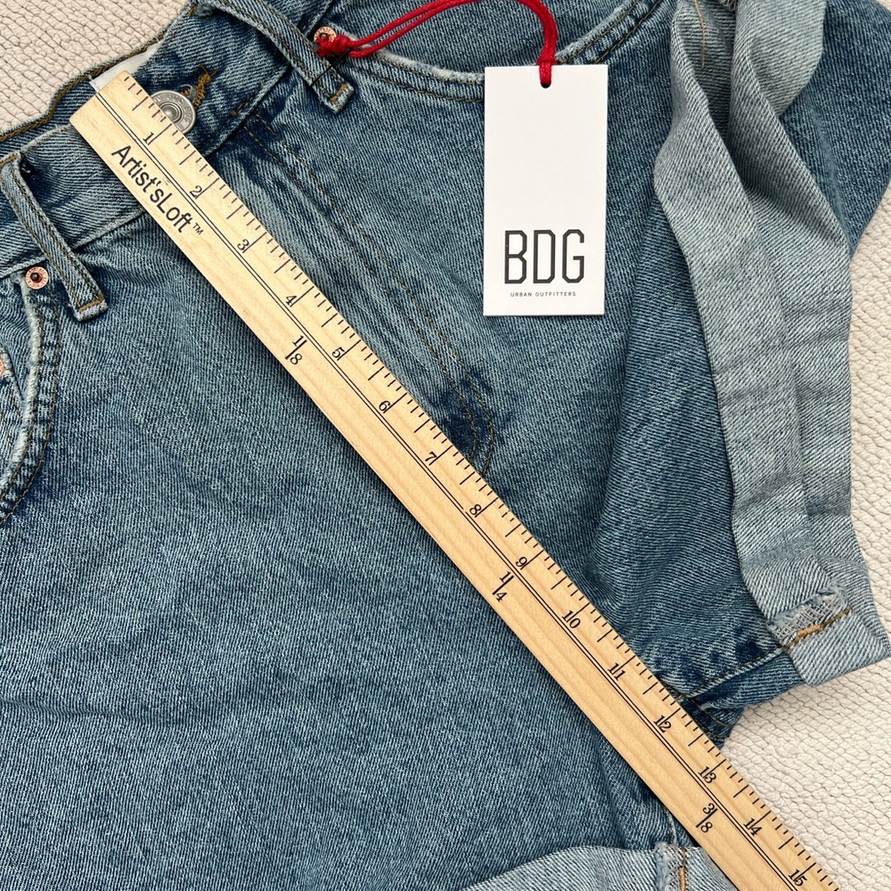 URBAN OUTFITTERS BDG BLUE JEANS SHORTS MOM HIGH WAISTED VINTAGE STYLE Size: 27 - Picture 11 of 16